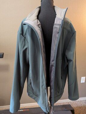 CABELA'S Fleece-Lined Softshell Performance Jacket - Granite/Sage - Men's XL